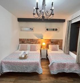 Triple Room with Private Bathroom
