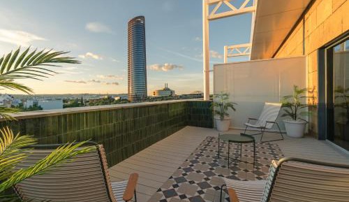 Superior Room with Terrace Street View