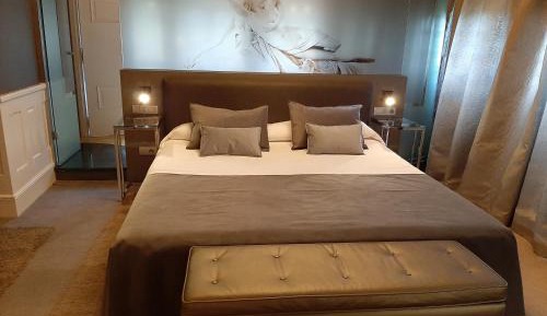 Superior King Suite