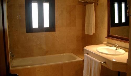 Basic Triple Room