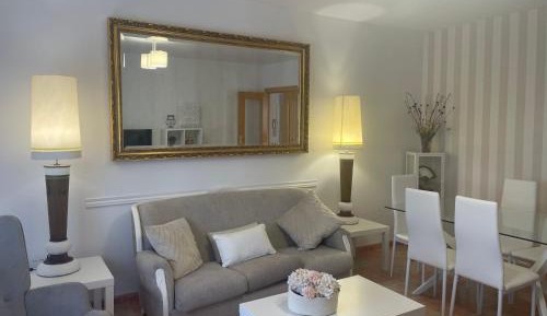 Three-Bedroom Apartment with Mountain View