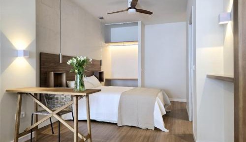 King Studio with Sofa Bed
