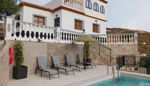 Three-Bedroom Vacation Home 