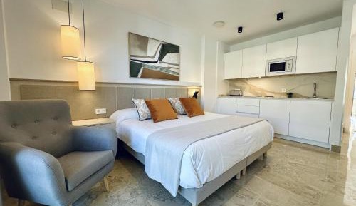 Studio (2 Adults)