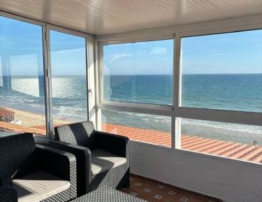 One-Bedroom Apartment with Sea View and Terrace