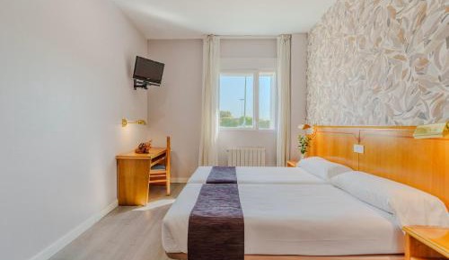 Double Room with 2 Beds 