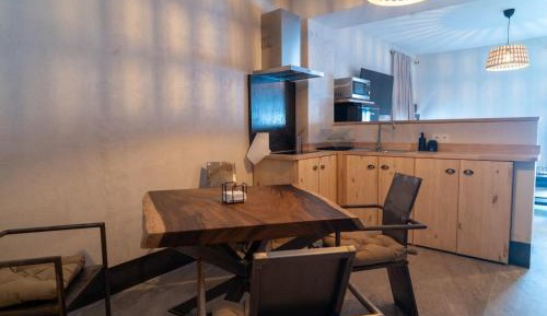 Studio Apartment with Kitchen and King-Size Bed