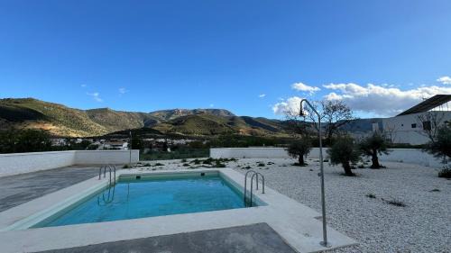 Apartment with Mountain View