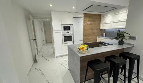 Three-Bedroom Deluxe Apartment