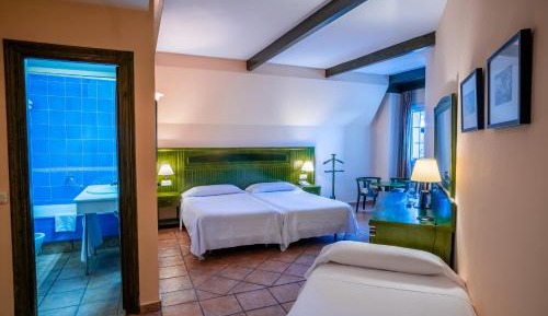 Deluxe Triple Room