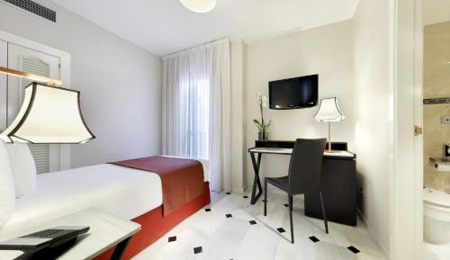 Deluxe Single Room