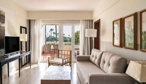 Suite (2 Adults + 3 Children)