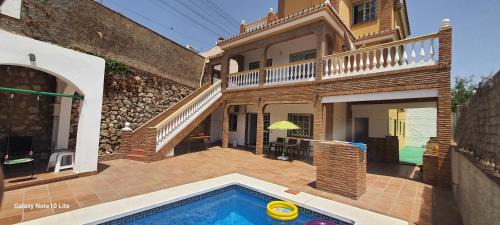 Apartment with Pool View 
