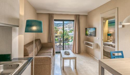 One-Bedroom Apartment (2 Adults) 