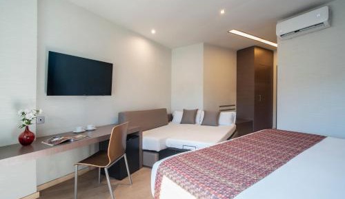 Deluxe Family Room