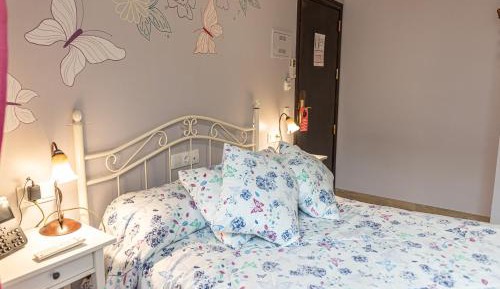 Double or Twin Room with Private Bathroom