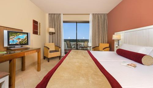 Double or Twin Room with Side Sea View