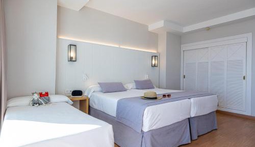 Superior Triple Room with Sea View