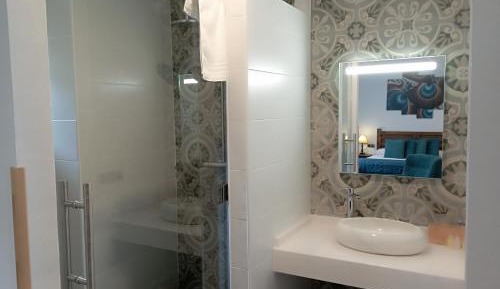 Deluxe Double Room with Shower
