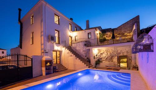 Superior Chalet