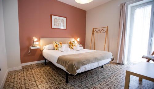 Two-Bedroom Apartment with two bathrooms, small balconies and a shared terrace