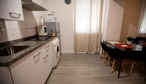 One-Bedroom Apartment in ground floor with with access to a shared terrace