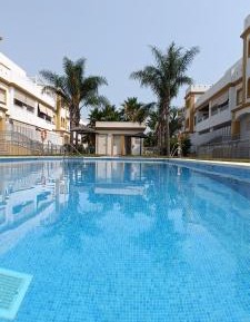 Apartment with Pool View 