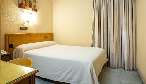 Single Room with Terrace and Parking