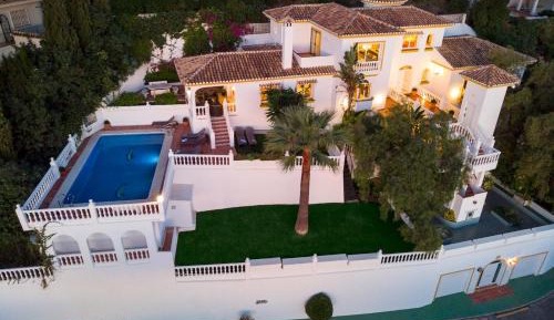 6 bedroom Villa