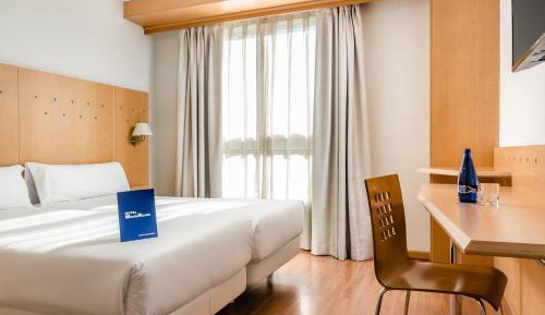 Twin Room (1-2 Adults)