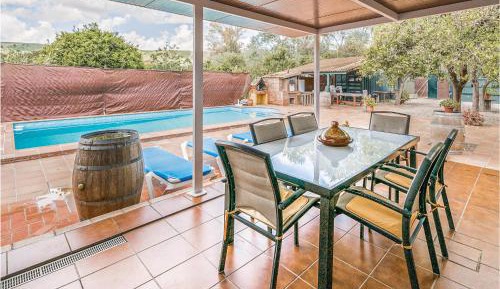 Three-Bedroom Vacation Home 