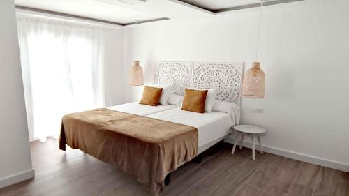 Twin Room with Private Bathroom