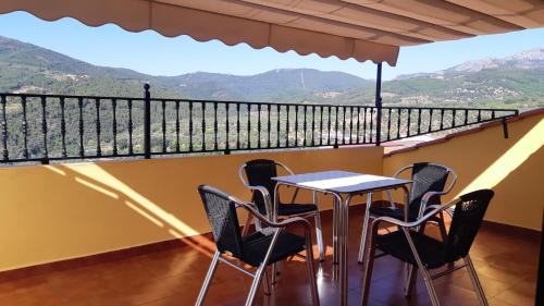 Studio with Mountain View