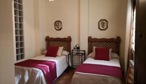 Double or Twin Room with Private Bathroom