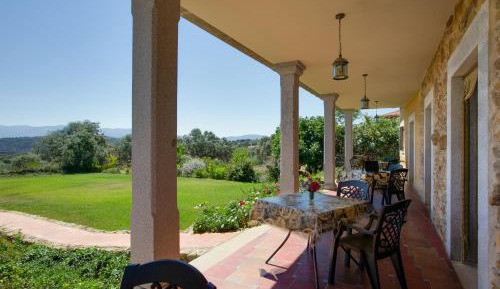 Apartment with Garden View