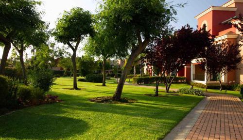 Apartment with Garden View