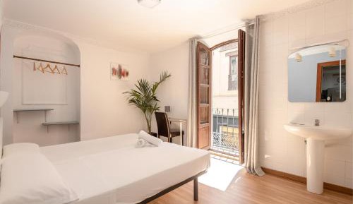Double or Twin Room with Shared Bathroom