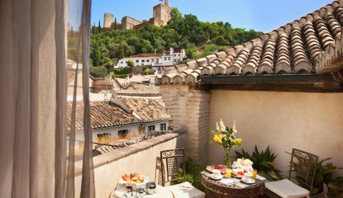 Deluxe Premium Room with Terrace and Alhambra Views