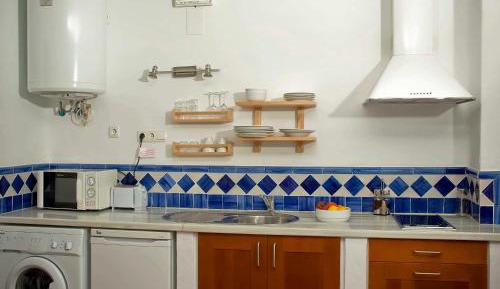 One-Bedroom Apartment with Terrace (2 Adults) - Last minute