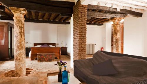 Family Suite (2 Adults + 2 Children)