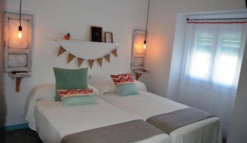 Twin Room with Private External Bathroom