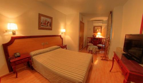 Standard Queen Room