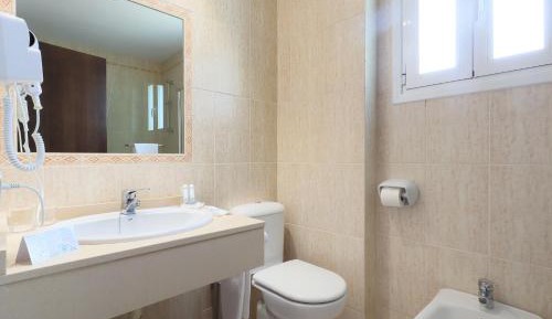 Double or Twin Room with Balcony and Parking