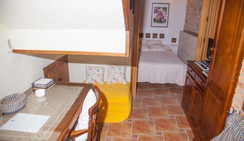 Studio (2 Adults)