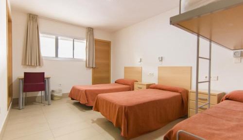Triple Room with Private Bathroom