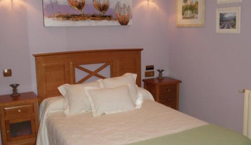 Double or Twin Room with Shared Bathroom