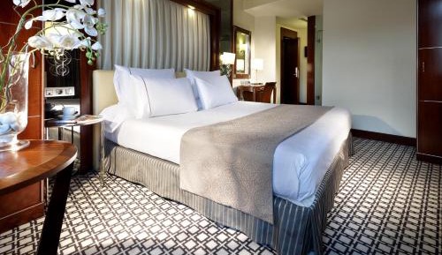 Deluxe Double - Double Bed 