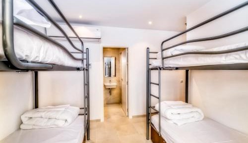Bed in 4-Bed Mixed Dormitory Room