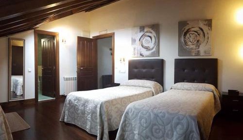 Twin Room with Bathroom