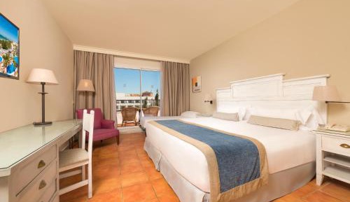 Double Room with Sofa (3 Adults)